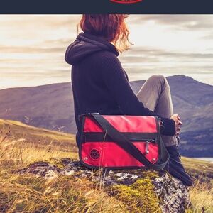 Red Oxx  Chica small messenger shoulder bag in Bordeaux